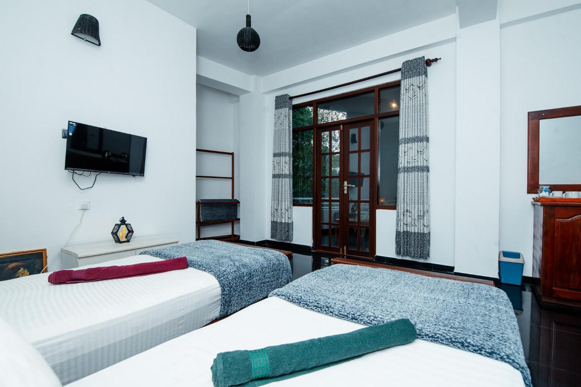 Adams Peak Inn Nallathanniya Buitenkant foto