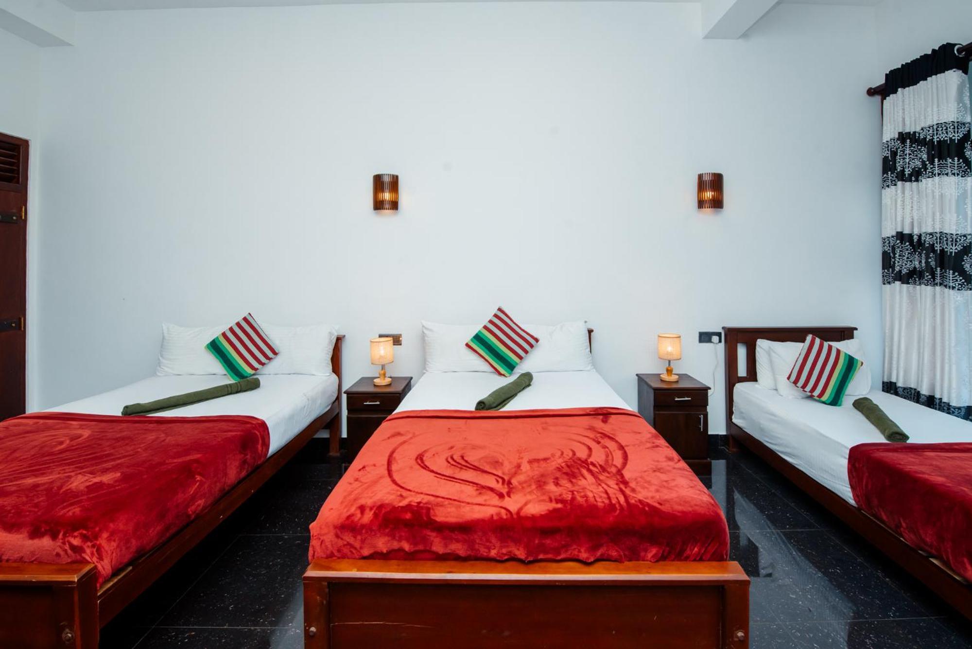 Adams Peak Inn Nallathanniya Buitenkant foto