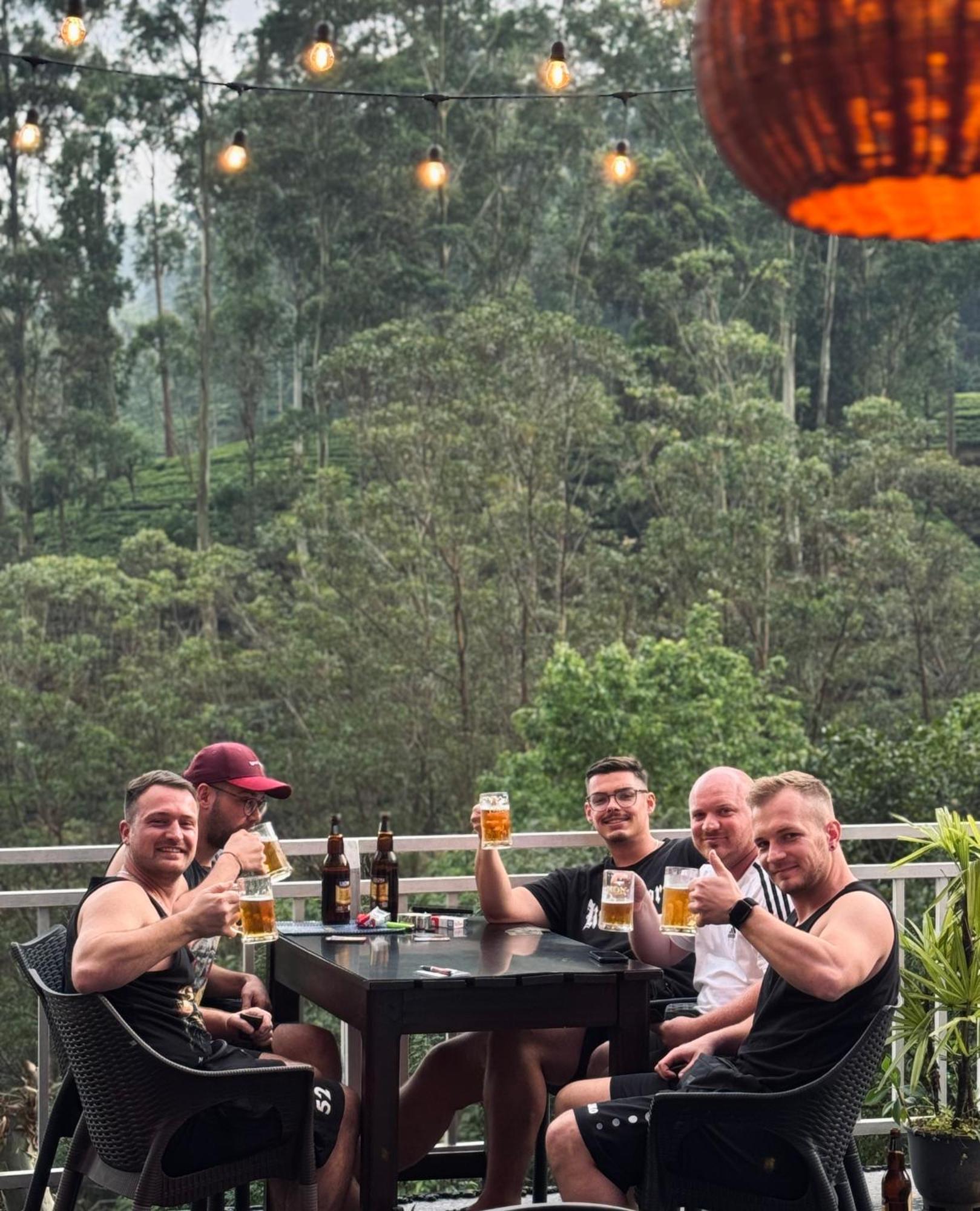 Adams Peak Inn Nallathanniya Buitenkant foto